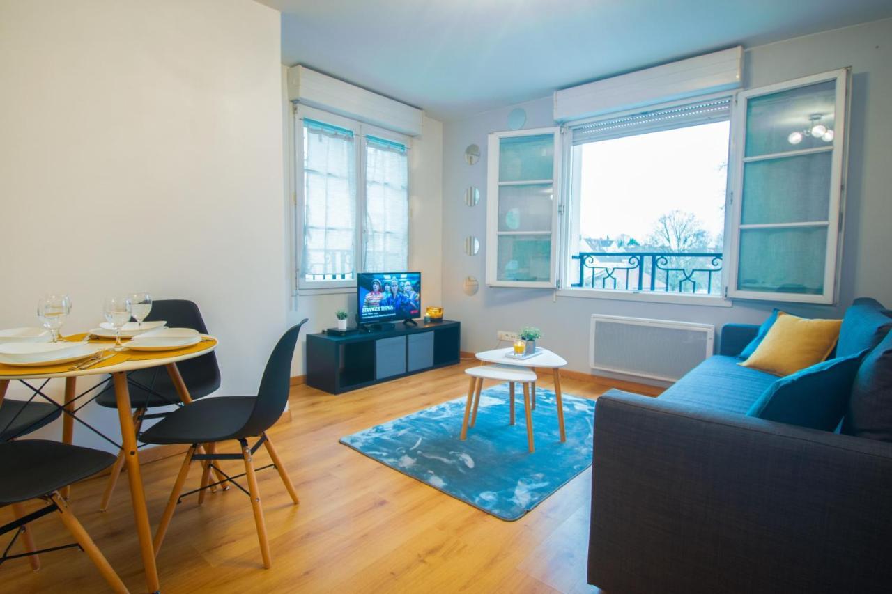 Le Retro Chic - T2 Haut Standing Au Coeur De Corbeil - 48 M2 Apartman Kültér fotó